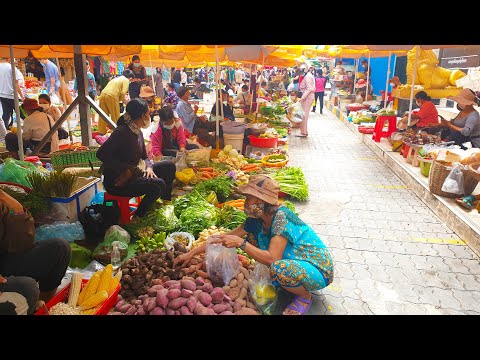 Khmer Street Food @ Phnom Penh Market  - Everyday Activities And Foods @ Boeng Trabaek Market