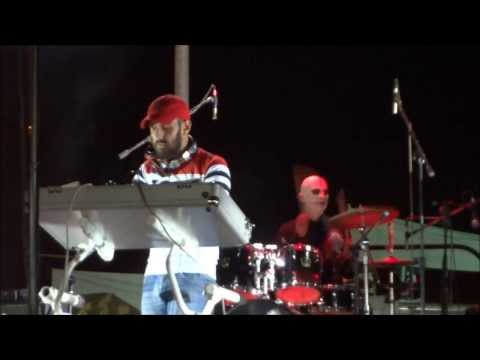 Schooldrivers feat Deejay Nic - Somebody i used to know (rockstep athens beer fest