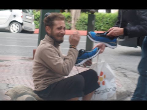 Homeless Veteran Gets New Adidas shoes On Veterans Day