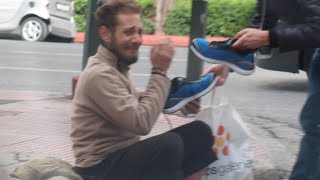 Homeless Veteran Gets New Adidas shoes On Veterans Day