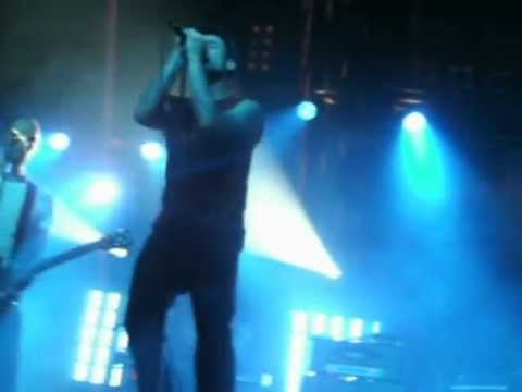 Donots - Duck and Cover (live@Köln/Live Music Hall 12.05.12)