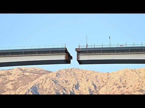 Time lapse video spajanja mosta iznad rijeke Cetine kod Omiša