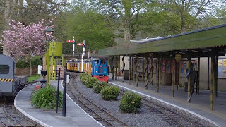 preview picture of video 'LONGLEAT RAILWAY 15'' inch gauge railway LR 6th May 2012'