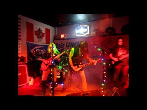 LOOSE CANNONS - VERSION OF STRANGLEHOLD