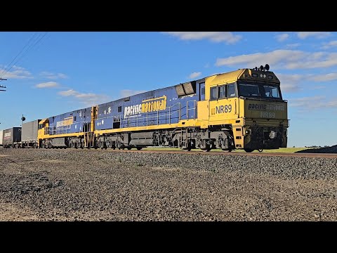 2PM6 PN up "Linfox Express #2" (NR89, NR57, 74P), Perth to Melbourne, 1840, 20/11/25, Murtoa VIC 