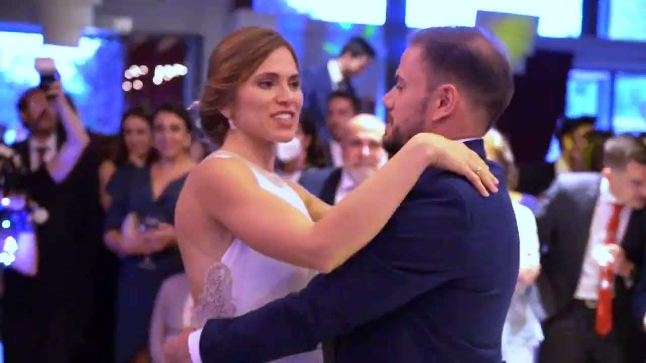 Fotograma del trailer de una boda grabada por Cofrex Produce