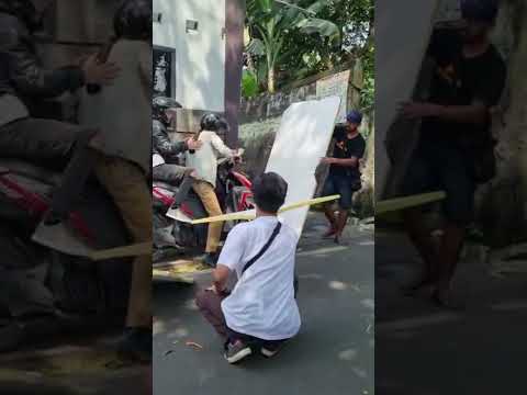 Mba Yuni kasihan sama Kang Tisna #tukangojekpengkolan #mbayunigossip #rcti #behindthescenes #shorts