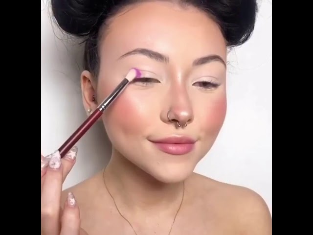 Vídeo relacionado con Ainiv 4 Soplos de Polvo, Triángulo Polvos Puffs, Maquillaje Puff con Correa Esponja Herramientas para Maquillaje en Húmedo Seco Cojín Esponja de Base Cosmético, para Polvo Suelto o Rubor de Base