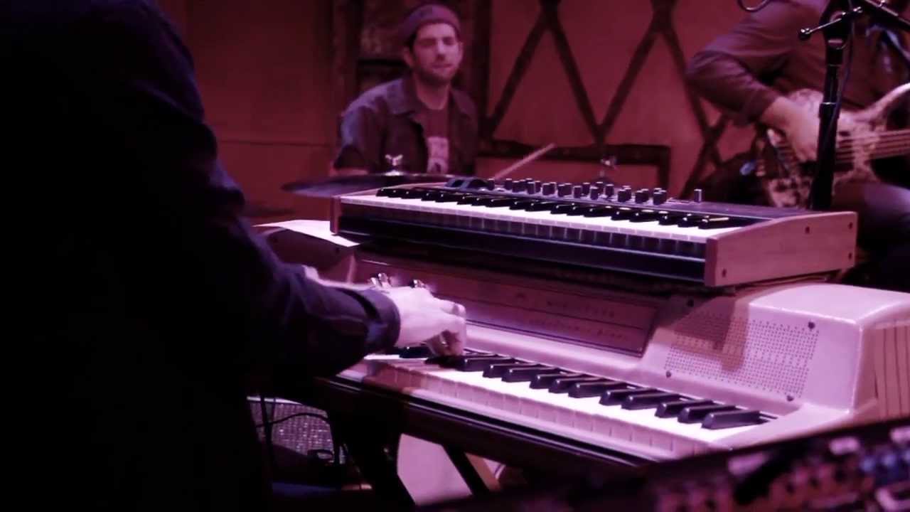 Now Vs Now // 'Future Favela' // live at Rockwood Music Hall, New York