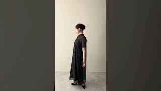 ブラックのプリントレイヤードオーガンジードレス 動画