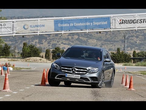 Mercedes Benz Clase E All Terrain 2017 – Maniobra de esquiva (moose test) y eslalon | km77.com