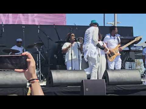 Jeffrey Daniels from Shalamar dancing popping Fool in Love