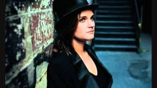 Love And Treachery - Madeleine Peyroux