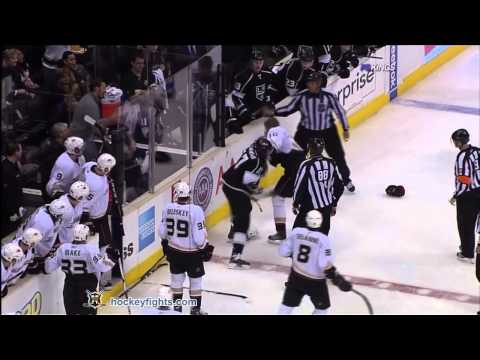 Corey Perry vs Wayne Simmonds Dec 26, 2010
