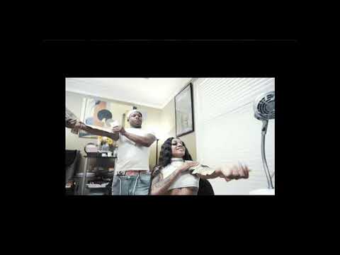 Glorilla -B*tch please feat. Gloss Up & K Carbon