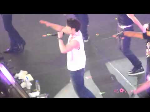 120530 2PM 6 Beautiful Days Concert Encore Chansung Cam 5 - Fake JJit with Namyoung