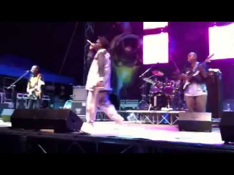 Macka B - "Never Played a 45" live a FaraRock'12