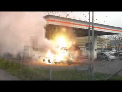Explosion an Tankstelle