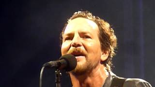Pearl Jam - "All The Way"  Wrigley 2  8/22/16 HD