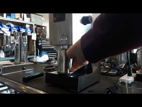 Gaggia Classic Test Shot of Espresso #5378