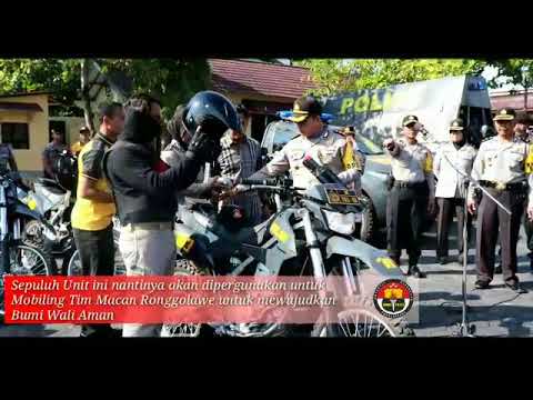 Pisi ayam kecil dan besar porno Menangani dari penis setelah operasi phimosis