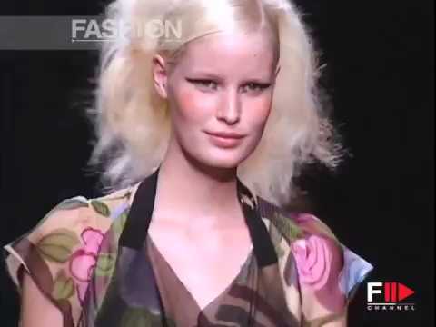 "Moschino" Spring Summer 2003 Milan 2 of 3 Pret a Porter Woman by FashionChannel