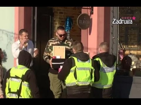 Nastao potpuni KOLAPS! Obezbedjenje prekinulo proslavu!