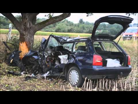 Laudenbach - mit PKW gegen Baum, Fahrerin verstirbt