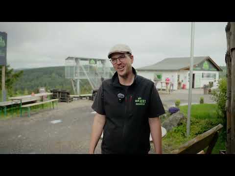 Mit 93 Jahren am Astenkick – Diese Frau begeistert uns alle!