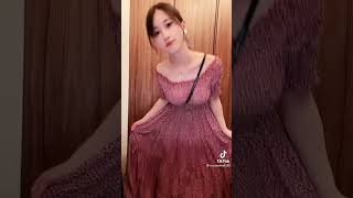 コーデよりも胸をアピールしたい女[TikTok]