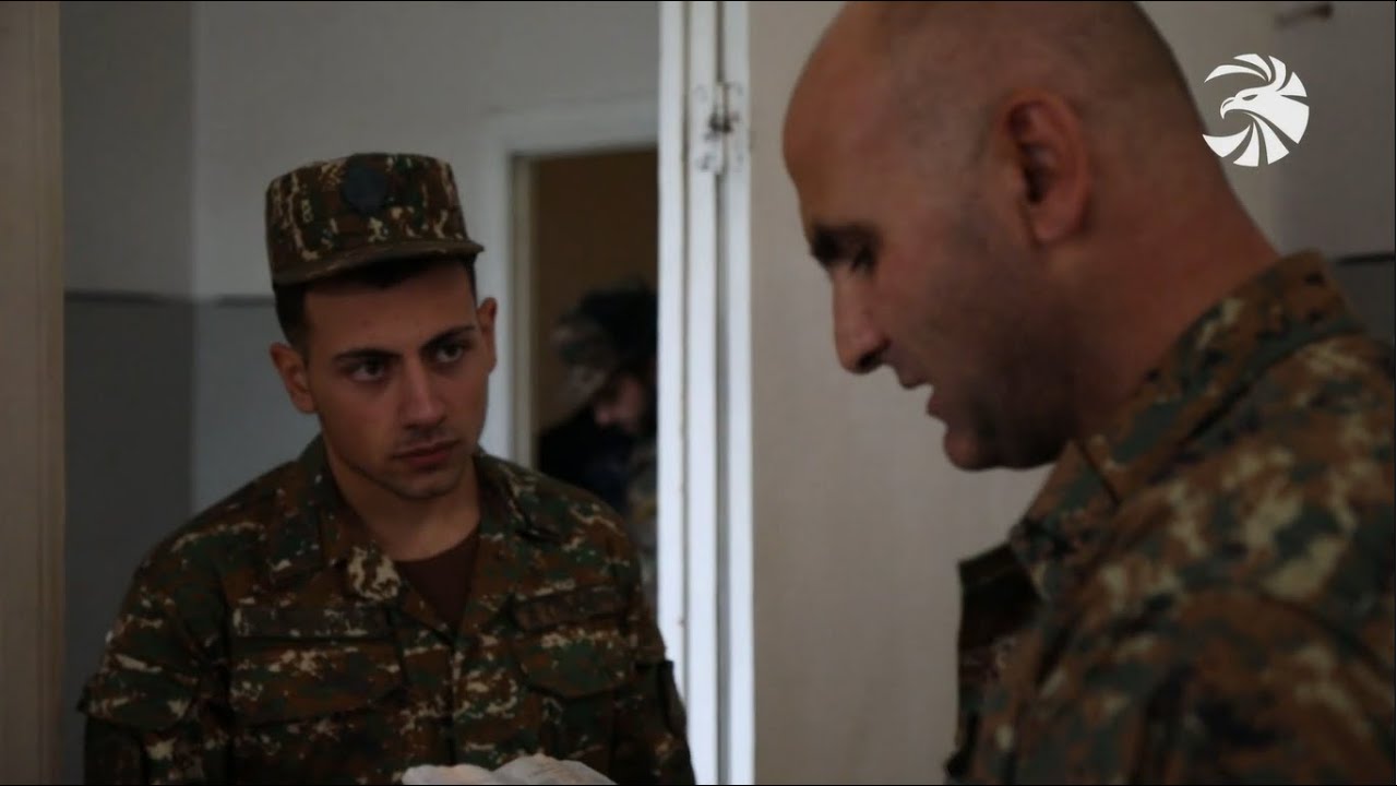  Աշոտ Փաշինյանը կամավորների հետ մեկնում է ռազմաճակատ