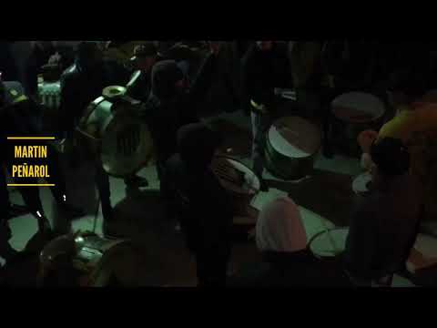 "Previa de la Percusión- Hinchada de Peñarol (vs fluminense)" Barra: Barra Amsterdam &bull; Club: Peñarol