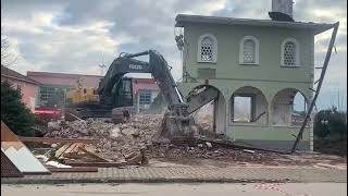 Bir Cami Daha Yıkıldı