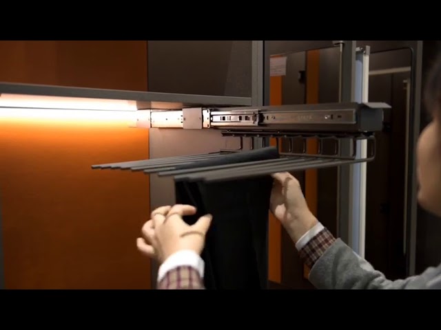 علاقة بنطلونات سحاب