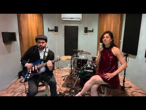 Luna Azul Collective- interpretando "BUENOS AIRES" de Nathy Peluso