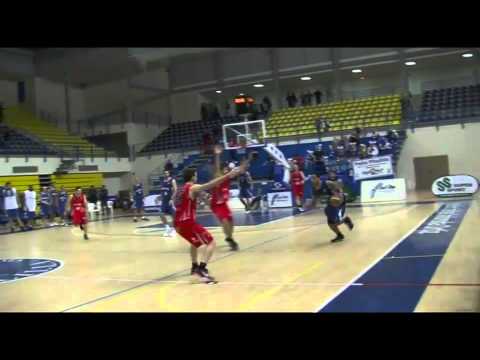 Jason Detrick desde el centro del campo