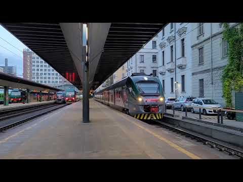 Milano Cadorna: XP1 (383) train "Malpensa Express"
