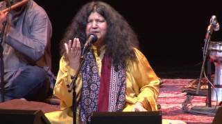 Abida Parveen in concert: Yaar ko Hamne ja Baja Dekha