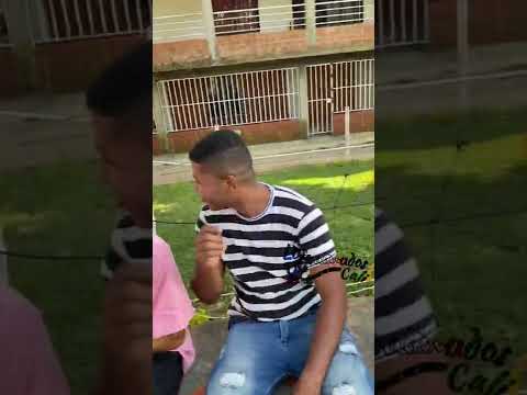 El Precy ya no sale porque la novia no lo deja. 😔