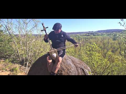 Bryan Villar - Playing Igil and Singing Khoomei