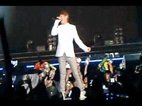 120811 Beauty and the Beast in Macau-freeze yoseob high pitch part