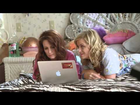 Sisters (2016) A Look Inside Featurette (Universal Pictures)