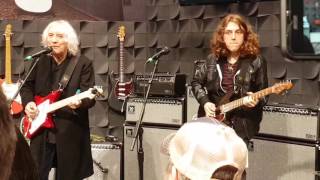 Albert Lee & Daniel Donato play Country Boy