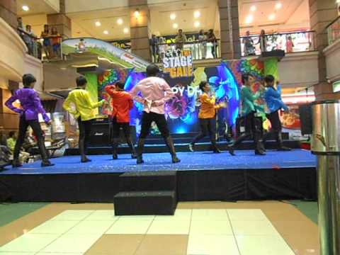 X-SCHOOL @StageOfGALE 05062013 [Intro(bang)-Step It Up-Flashback)perform 1 + interview