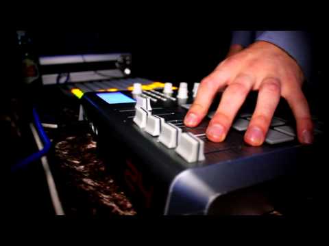 WEZISM // ABLE8 + BENNY DICTION / BOOGIE DAVE // LIVE @ SUKI10C // AUG 2012