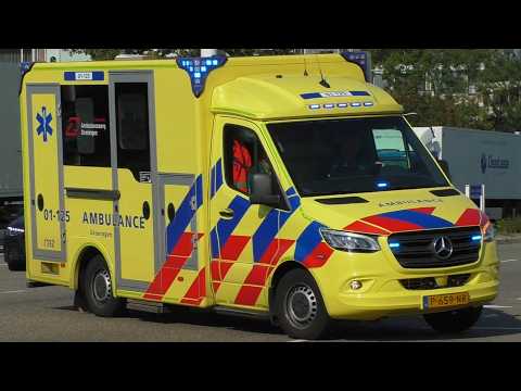 Ambulance 01-125 Groningen-Zuid met spoed naar en vanaf het Isala Ziekenhuis in Zwolle