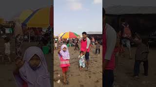 Download lagu WENING dan kayyisa ke pantai kebumen mp3 Download lagu WENING dan kayyisa ke pantai kebumen mp3