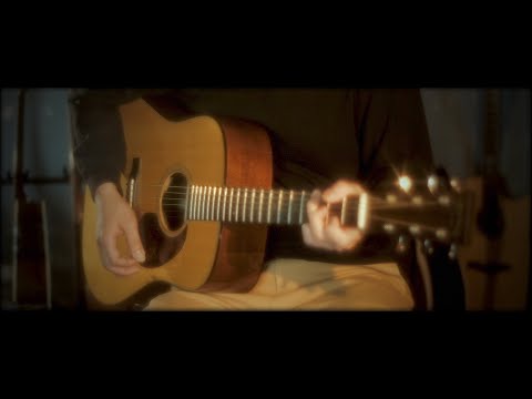 Martin D-18 VS Martin D-28