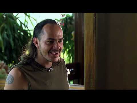 Guadaña encuentra a Samuelito dando papaya