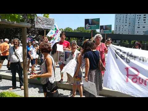 Lormont : les professeurs manifestent contre la venue de Jean-Michel Blanquer